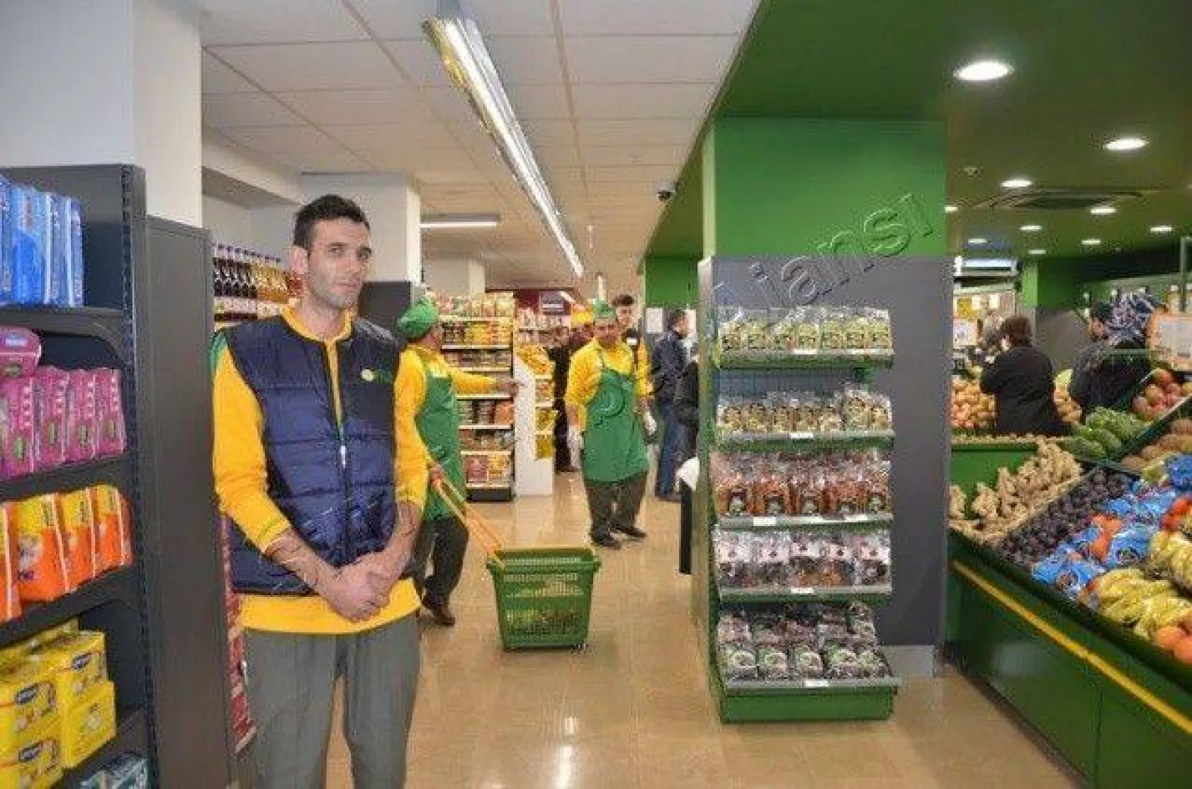 File market 40.şubesini açtı