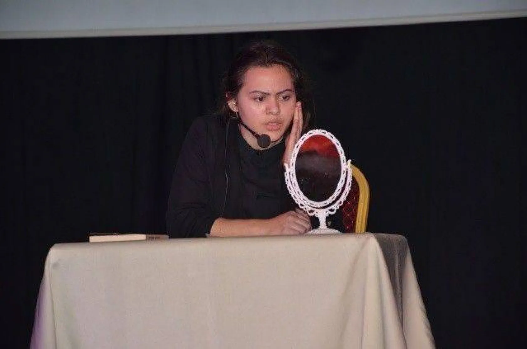 Liseler arası şiir yarışması gerçekleştirildi