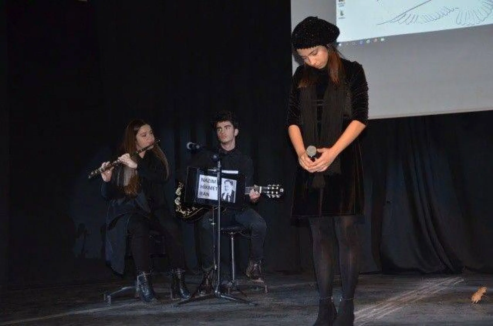 Liseler arası şiir yarışması gerçekleştirildi