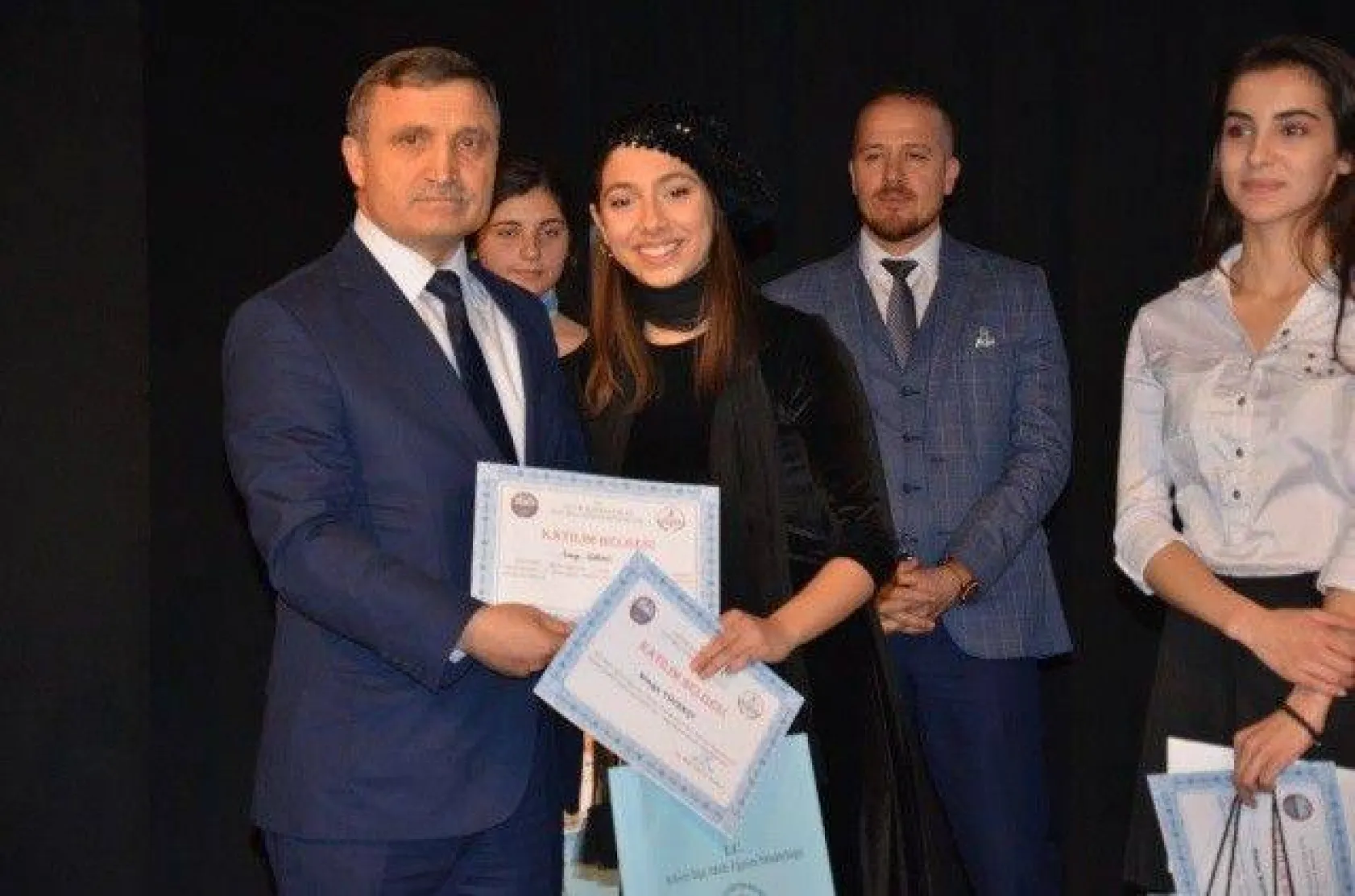 Liseler arası şiir yarışması gerçekleştirildi