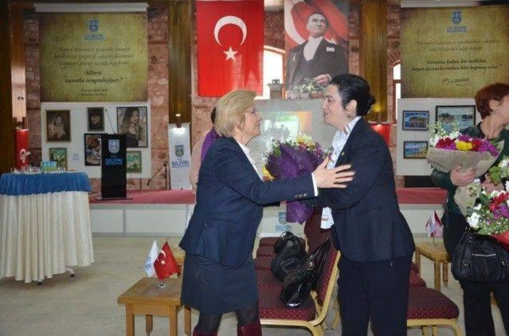 Salona renk katan sergi