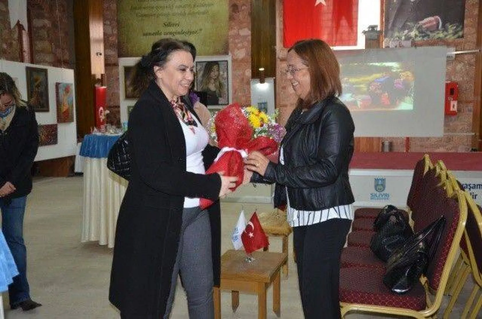 Salona renk katan sergi