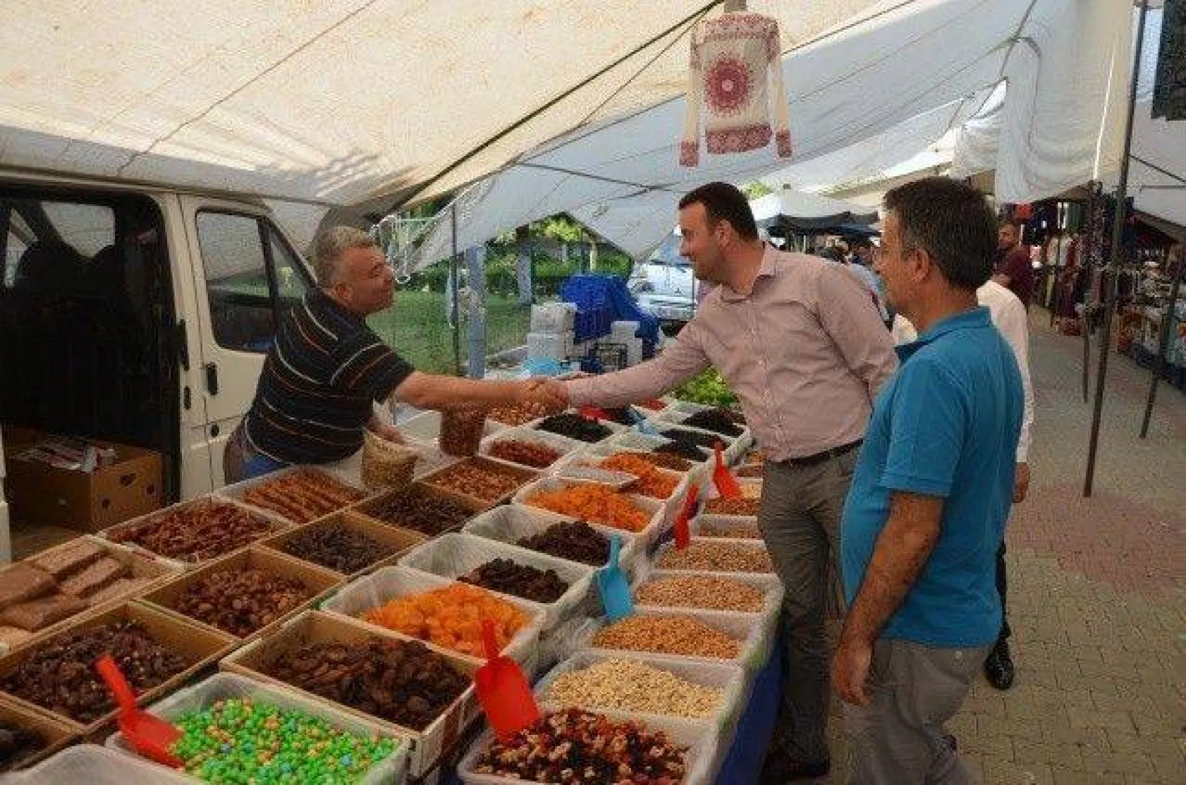 Bozoğlu 'Belediye hizmetsizlik kanserine yakalanmış'