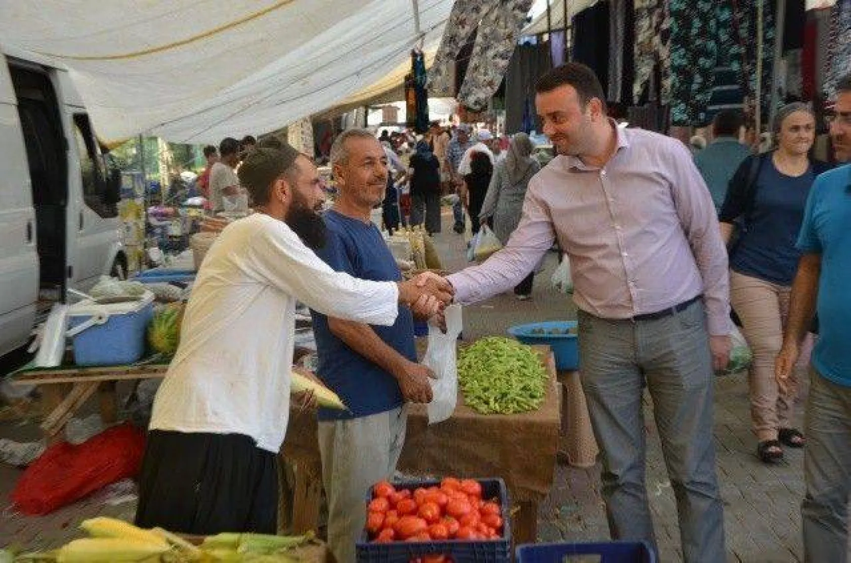 Bozoğlu 'Belediye hizmetsizlik kanserine yakalanmış'