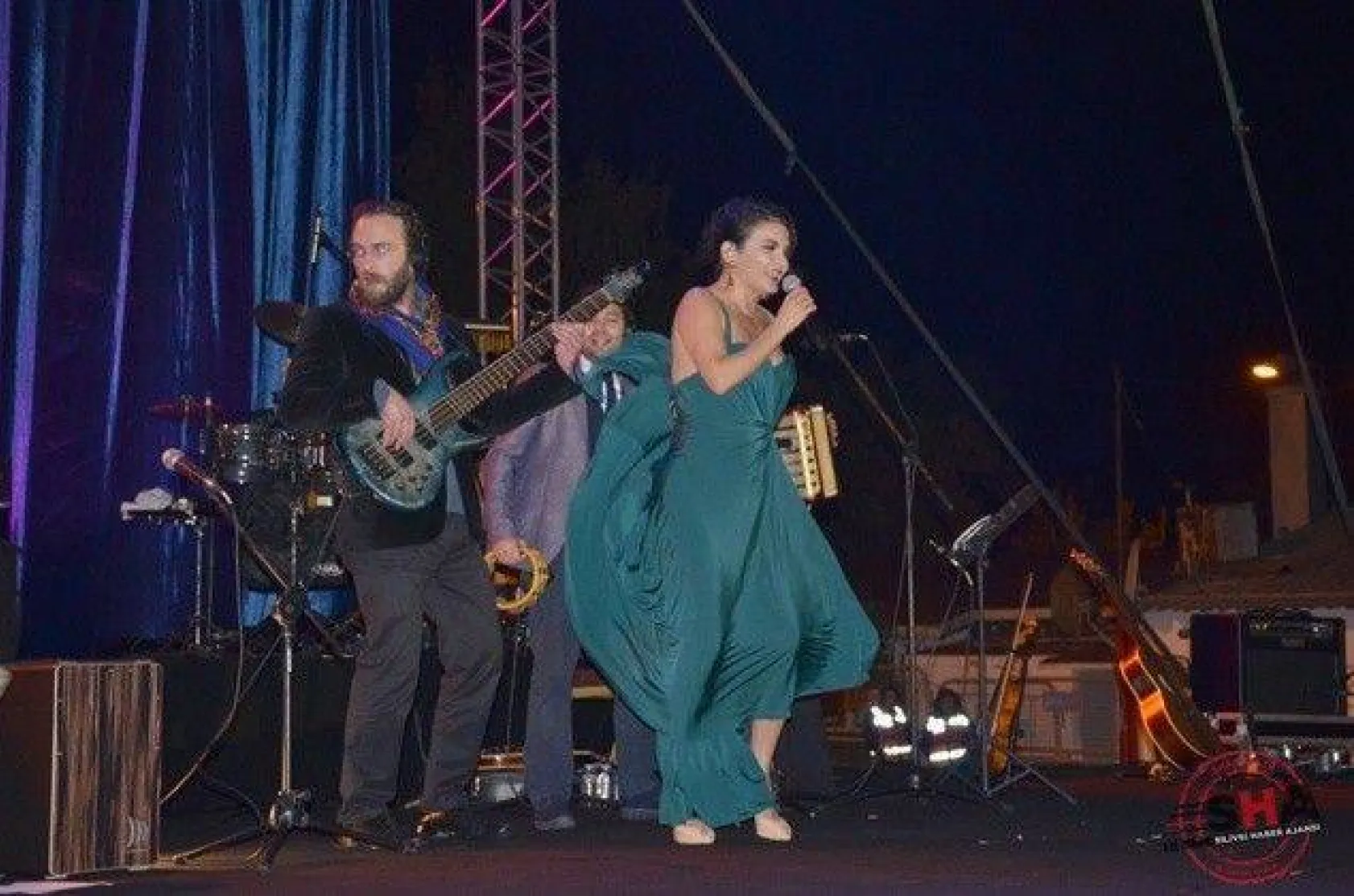 Silivri'de Binler Bayraklarla Meydanlardaydı