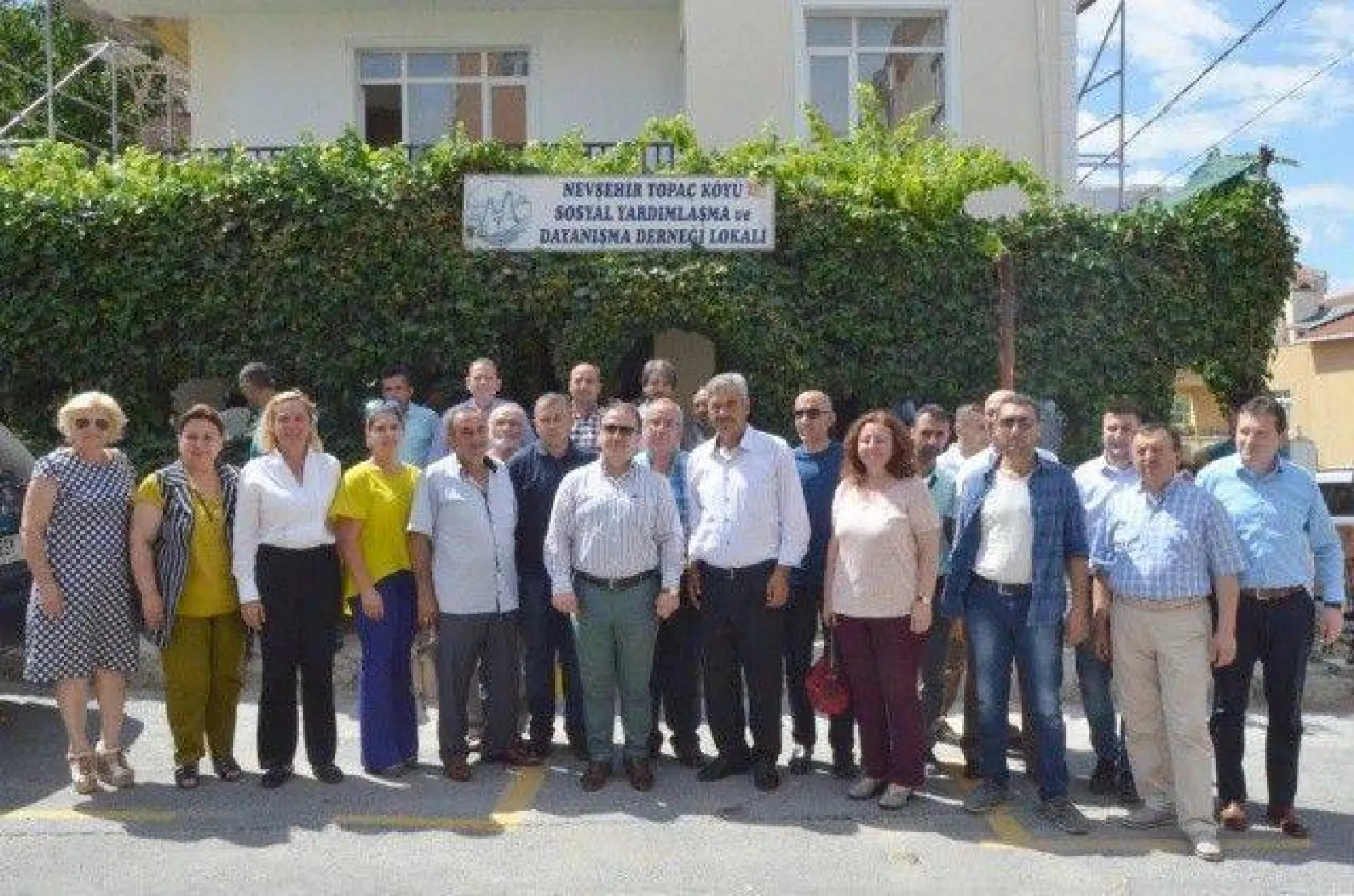 Işıklar Mahallelerde Hemşerileriyle Bayramlaştı