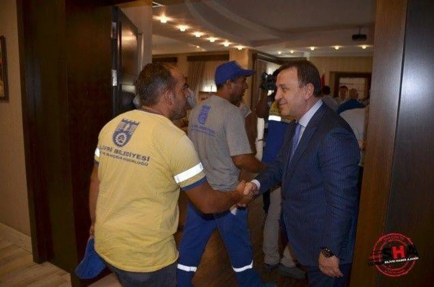 Işıklar personeliyle bayramlaştı