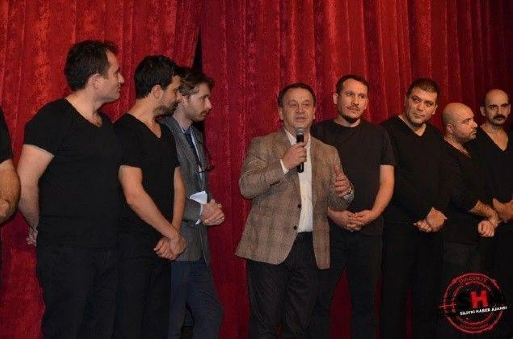 Tiyatro Salonu'nda dolu dolu kültür sanat