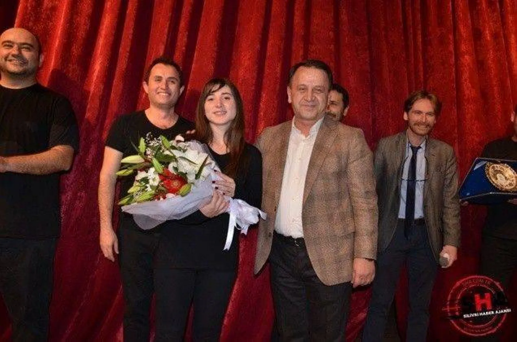 Tiyatro Salonu'nda dolu dolu kültür sanat