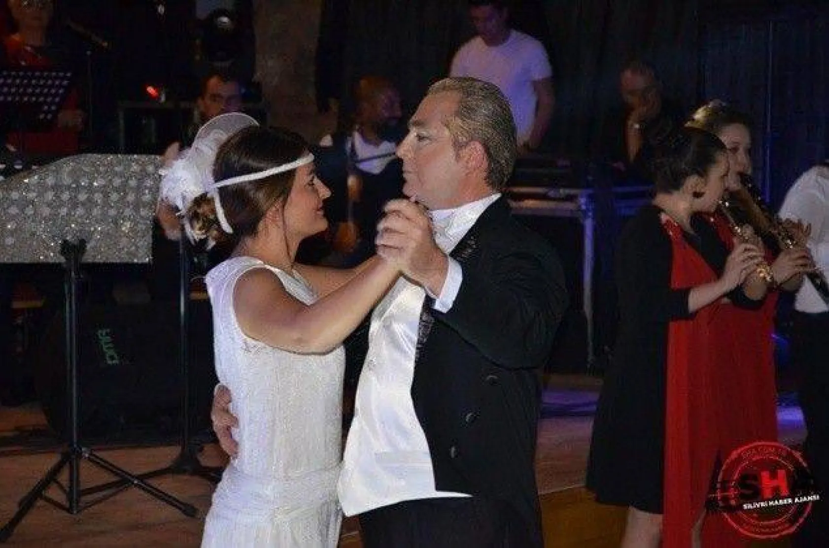 Tiyatro Salonu'nda dolu dolu kültür sanat