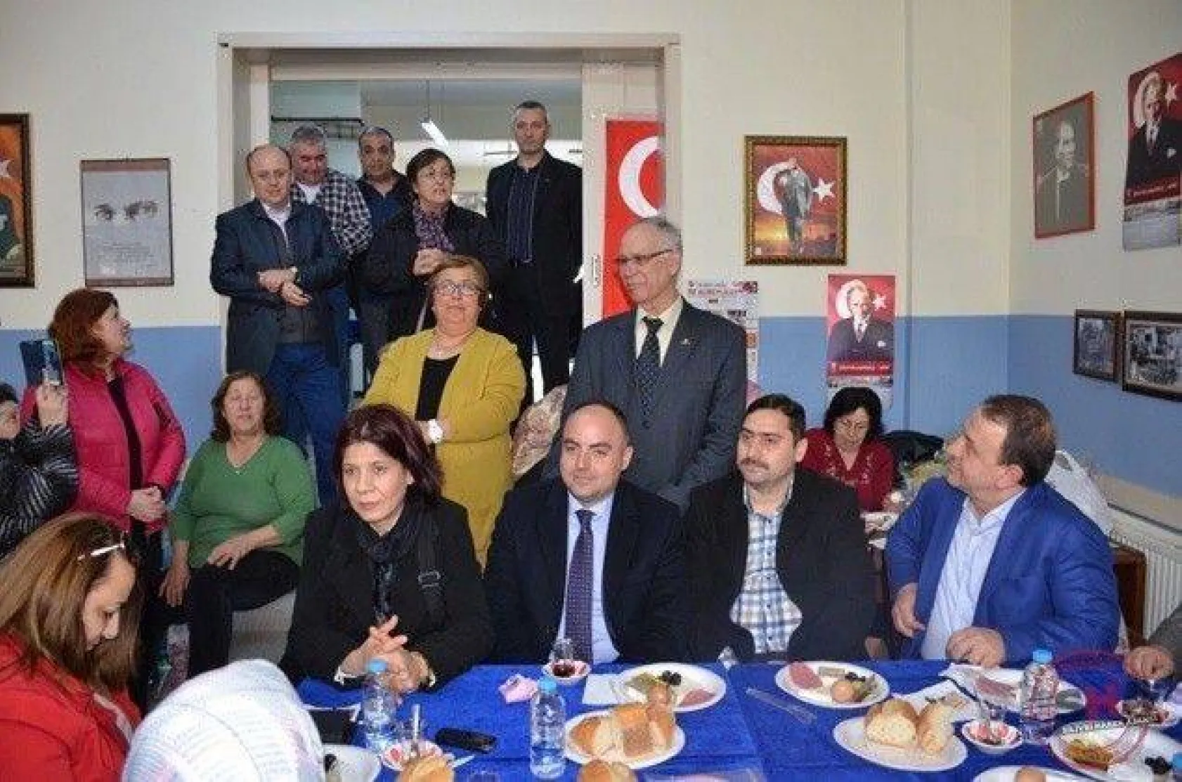 Işıklar kadınlarla kahvaltıda buluştu