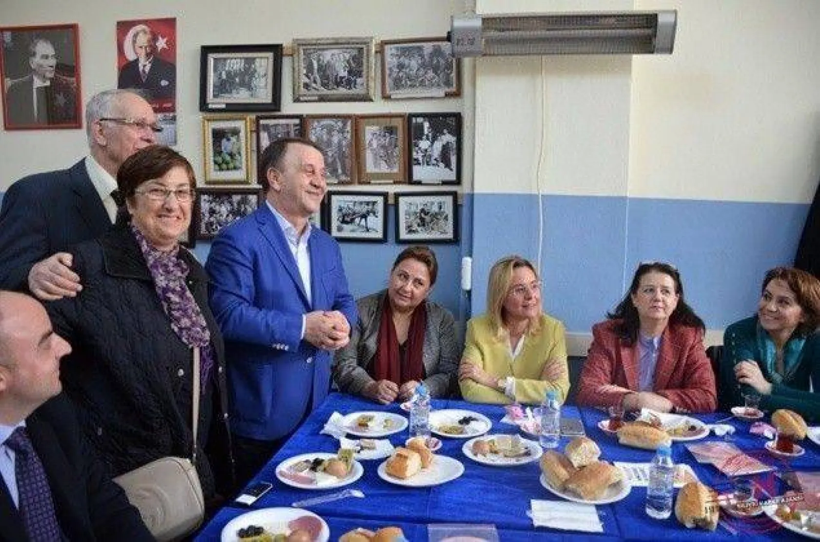 Işıklar kadınlarla kahvaltıda buluştu