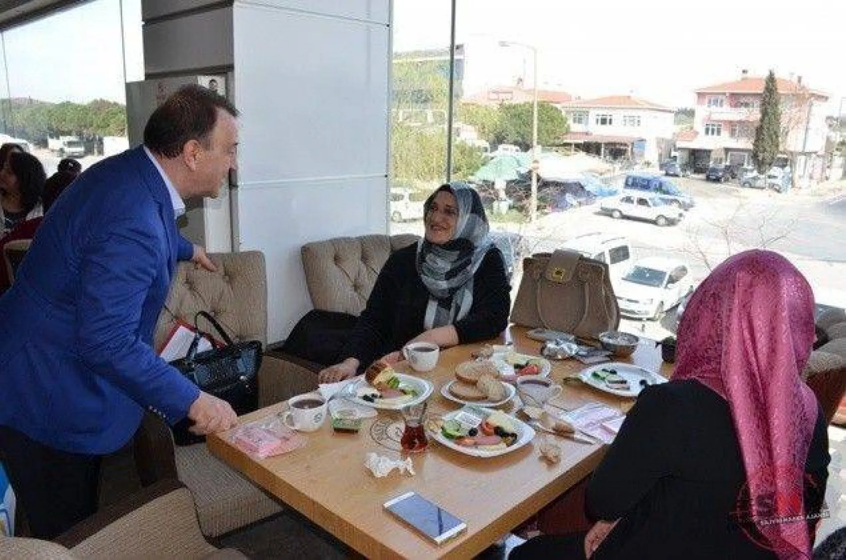 Işıklar kadınlarla kahvaltıda buluştu