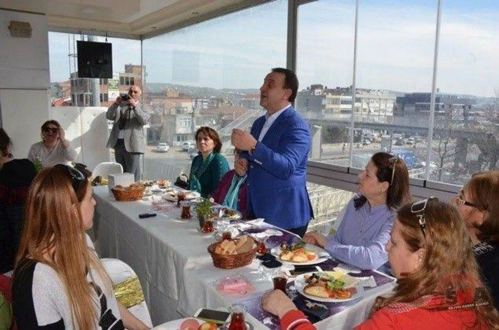 Işıklar kadınlarla kahvaltıda buluştu