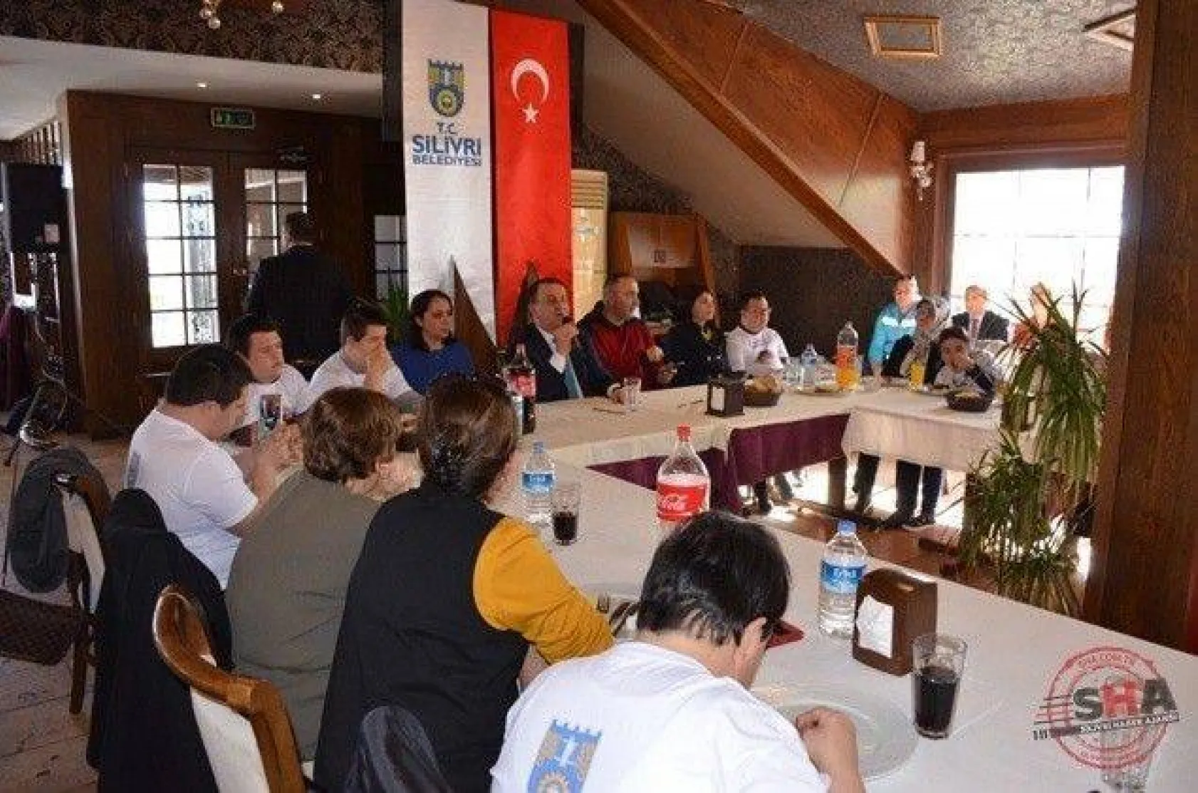 Tıpkı bizim gibiler +1 FARKLA