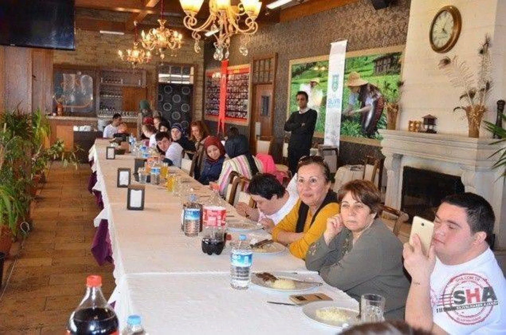 Tıpkı bizim gibiler +1 FARKLA