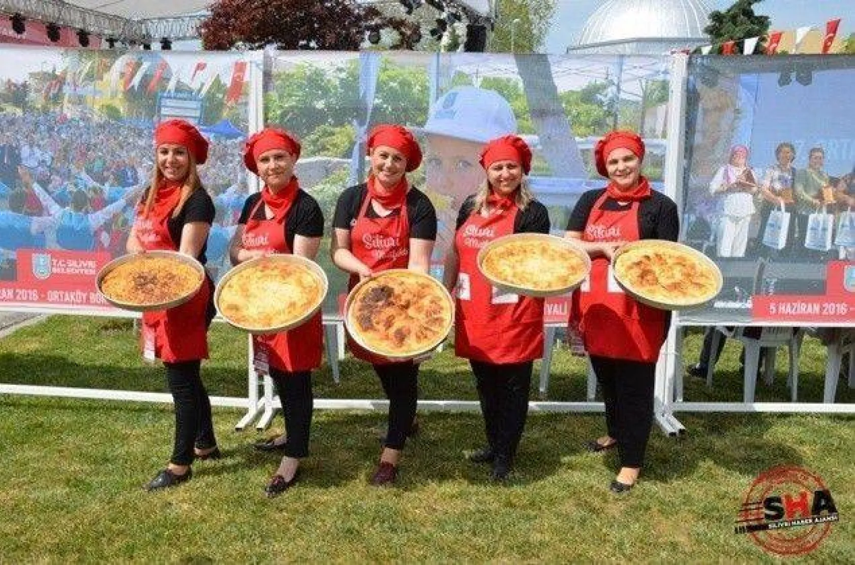 Silivri'de börekler dostluk için açıldı