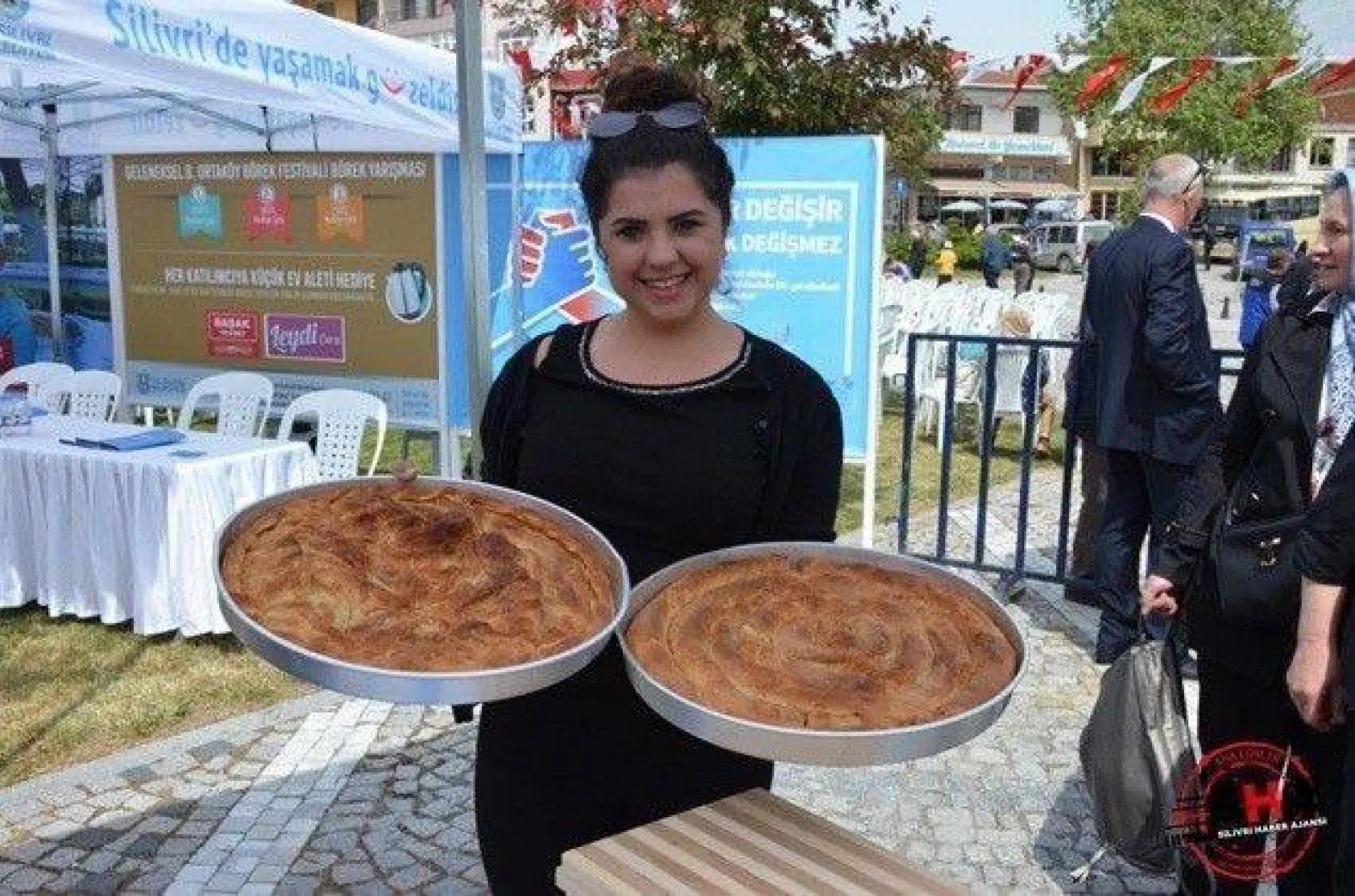 Silivri'de börekler dostluk için açıldı