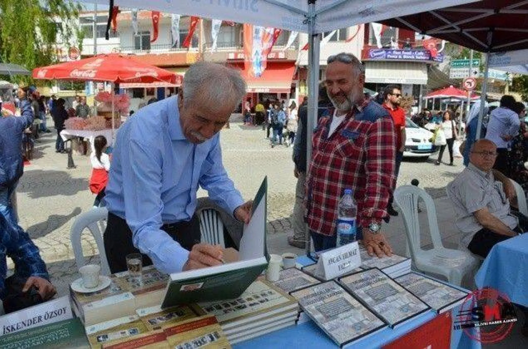 Silivri'de börekler dostluk için açıldı