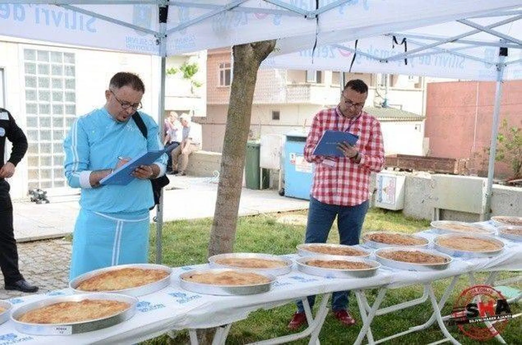 Silivri'de börekler dostluk için açıldı