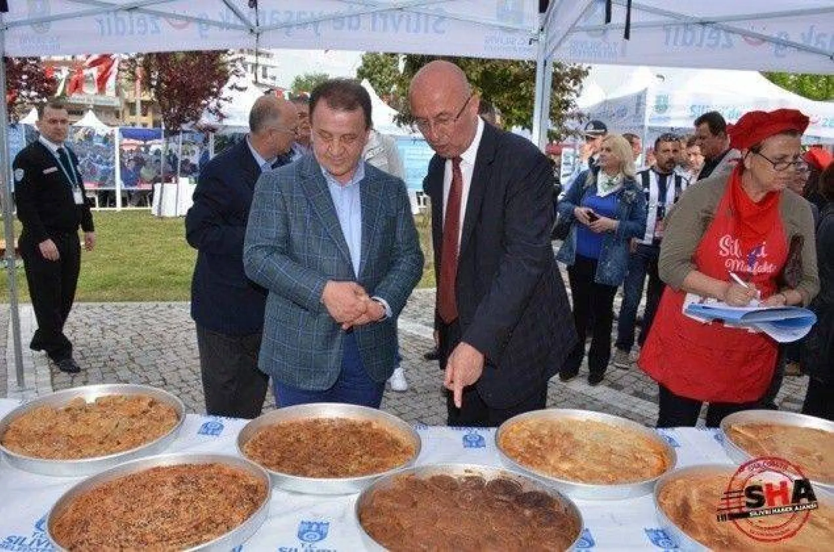 Silivri'de börekler dostluk için açıldı