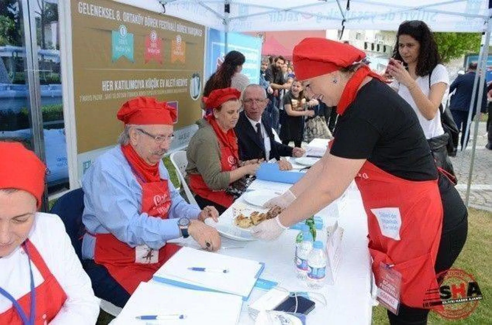 Silivri'de börekler dostluk için açıldı