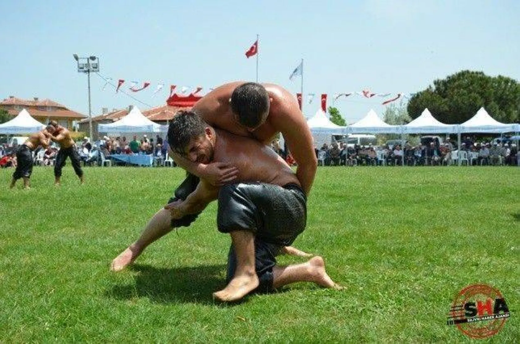 Pehlivanlar Silivri er meydanında güreşti