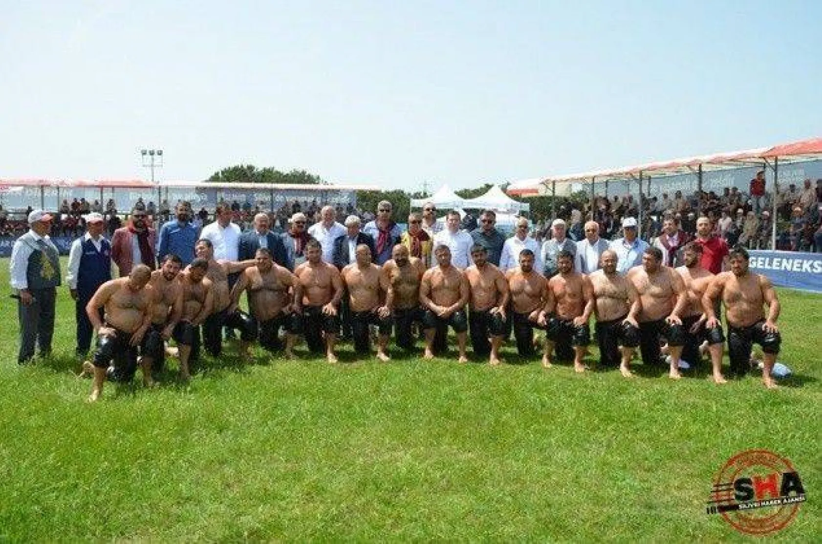 Pehlivanlar Silivri er meydanında güreşti