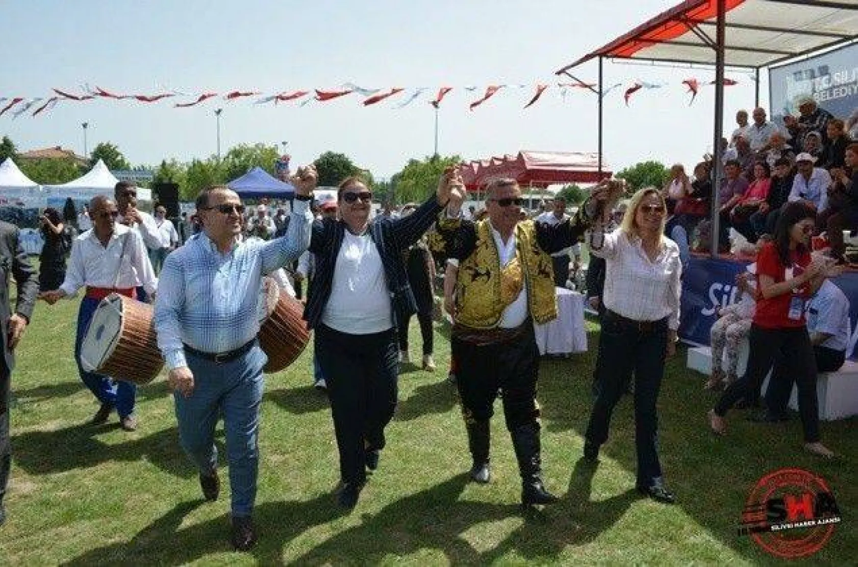 Pehlivanlar Silivri er meydanında güreşti