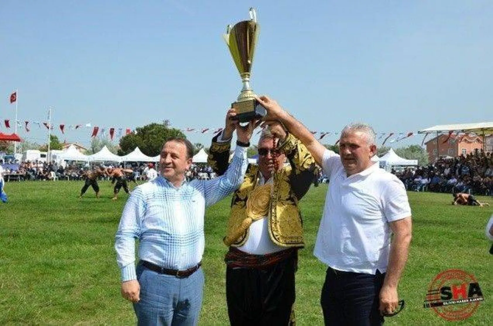 Pehlivanlar Silivri er meydanında güreşti