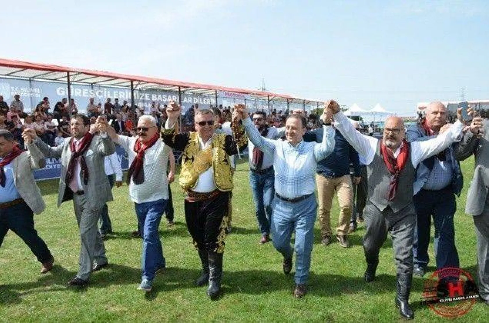 Pehlivanlar Silivri er meydanında güreşti