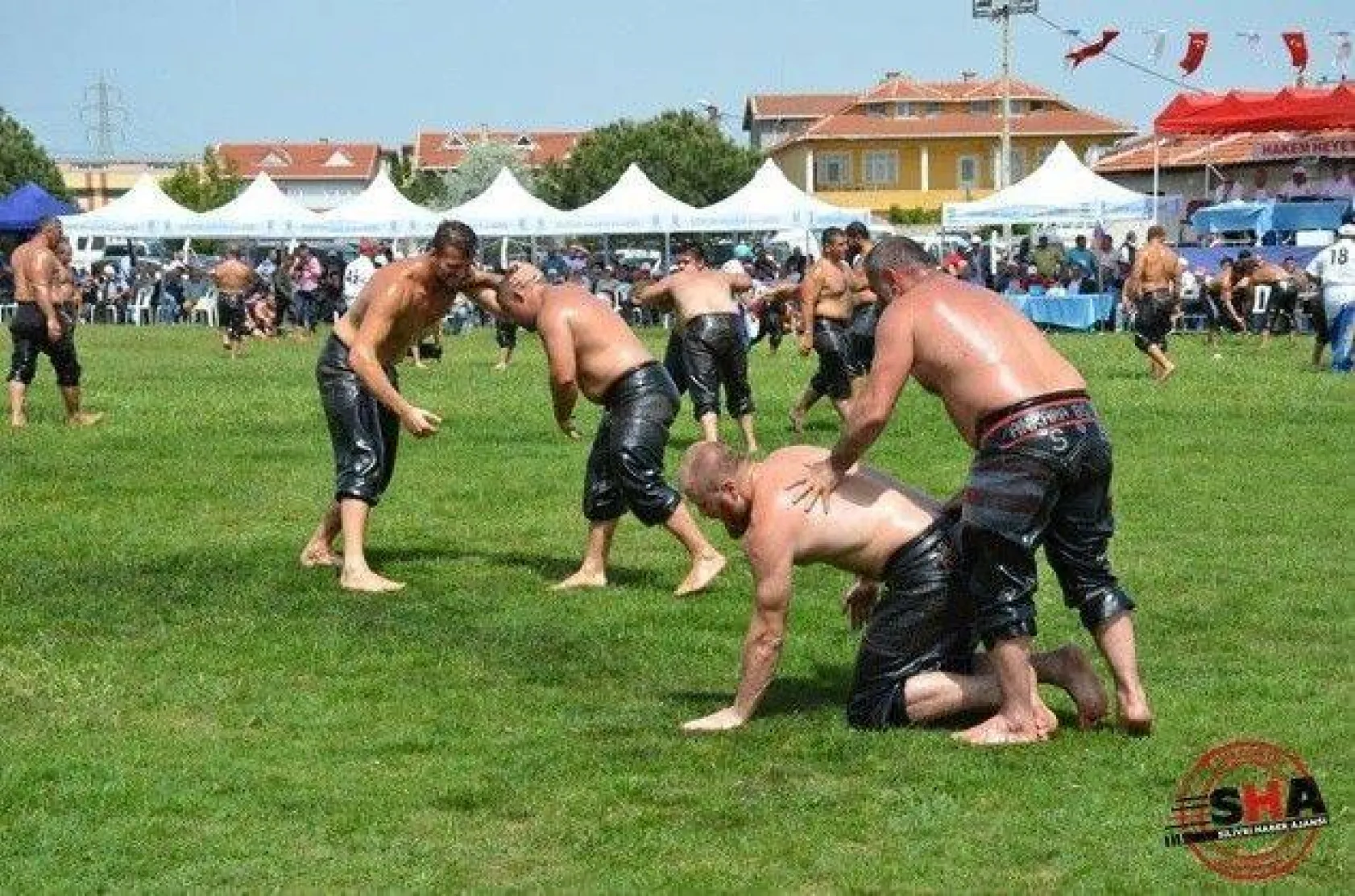 Pehlivanlar Silivri er meydanında güreşti