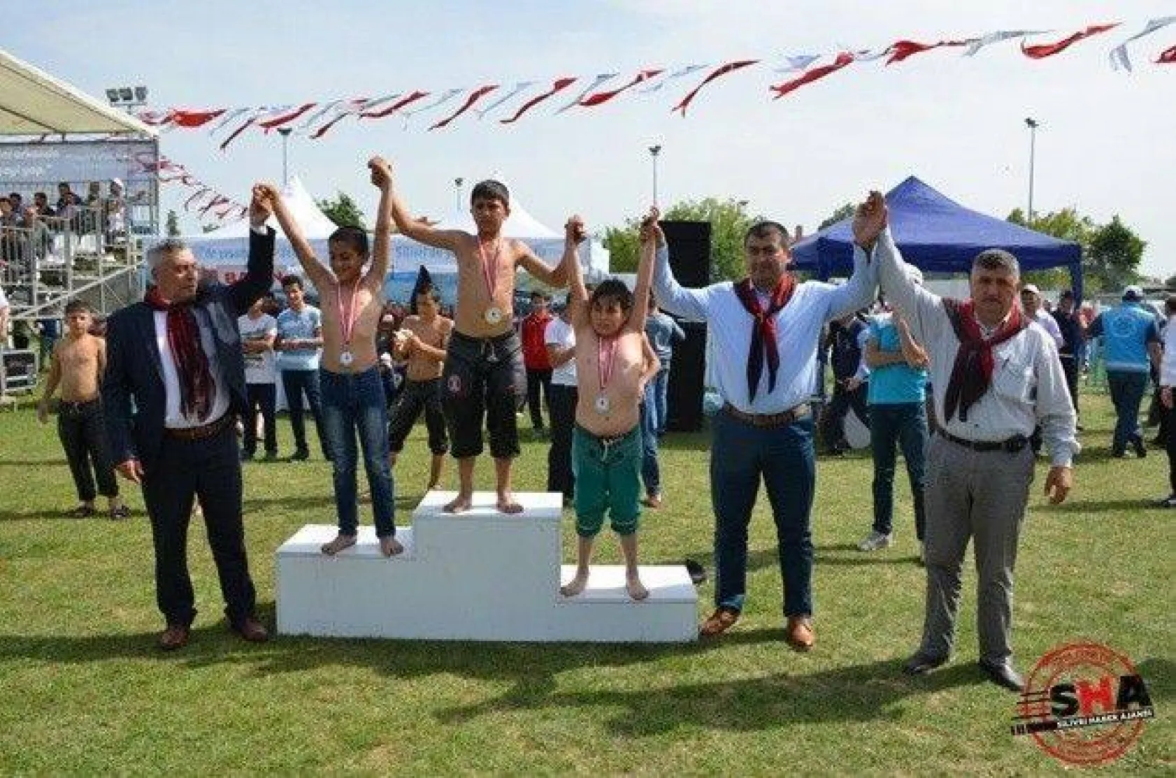 Pehlivanlar Silivri er meydanında güreşti