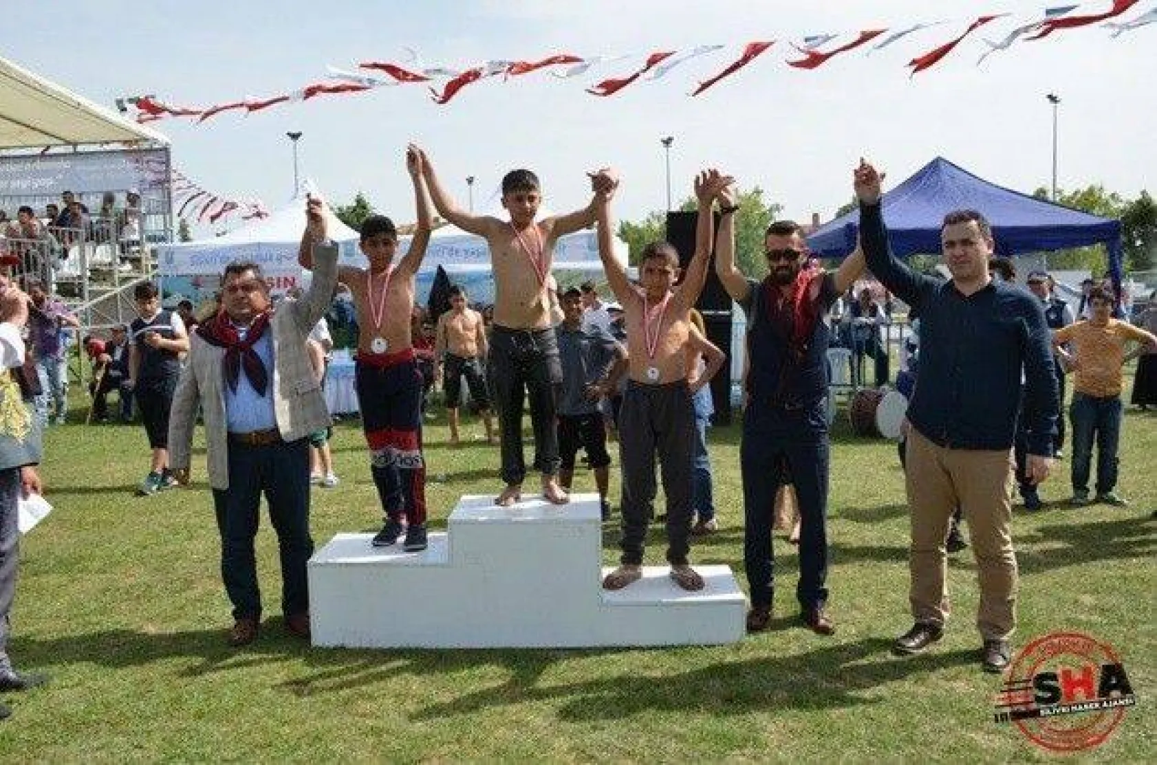 Pehlivanlar Silivri er meydanında güreşti