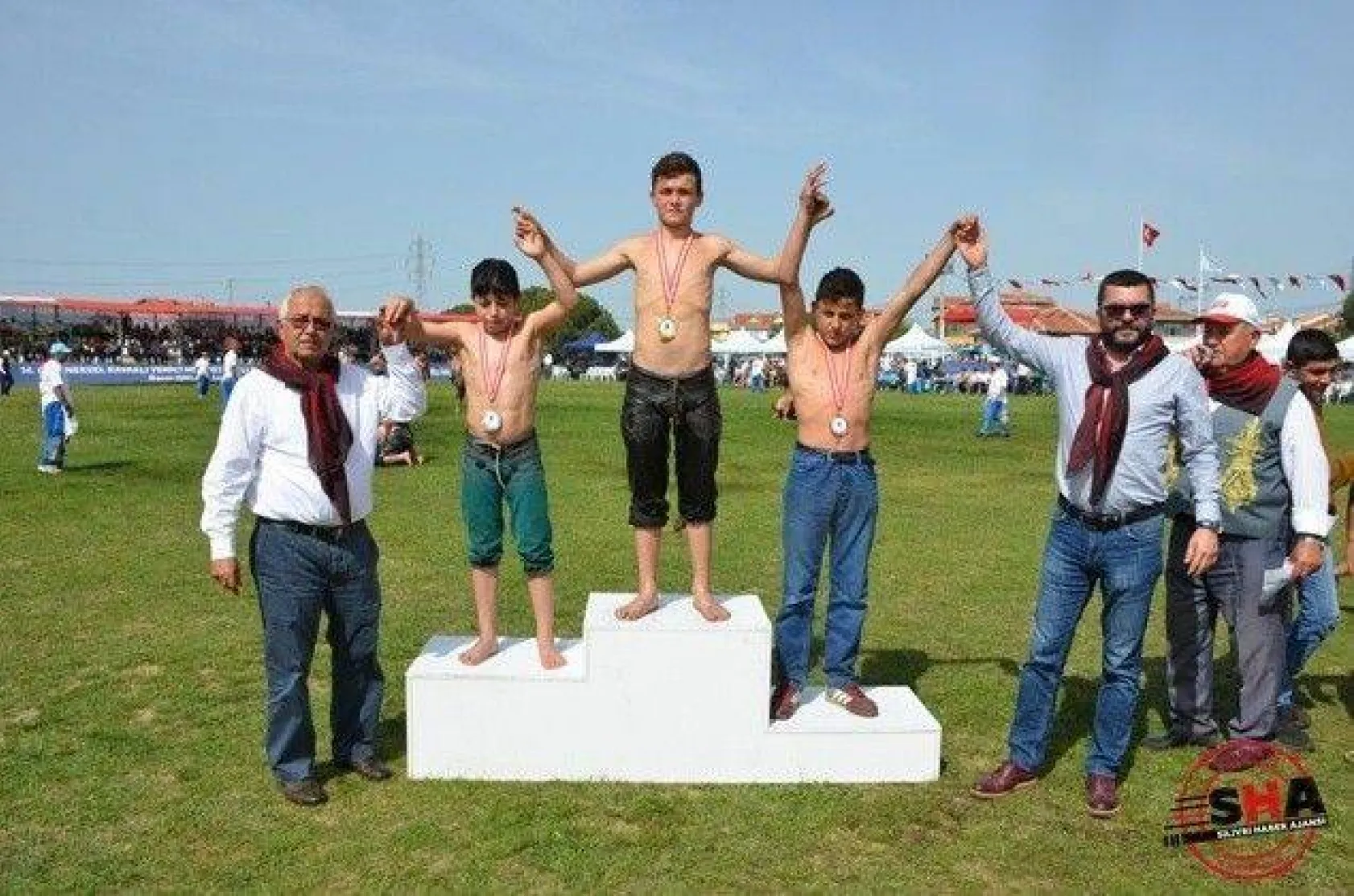 Pehlivanlar Silivri er meydanında güreşti