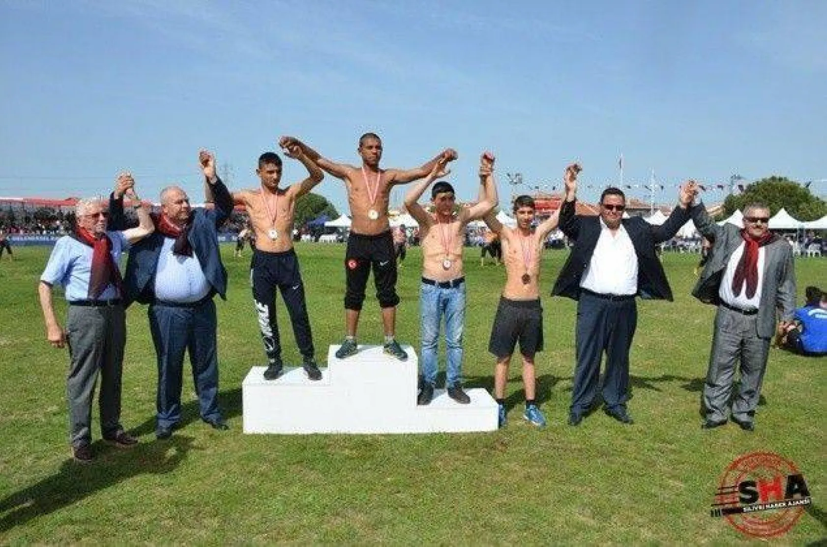 Pehlivanlar Silivri er meydanında güreşti