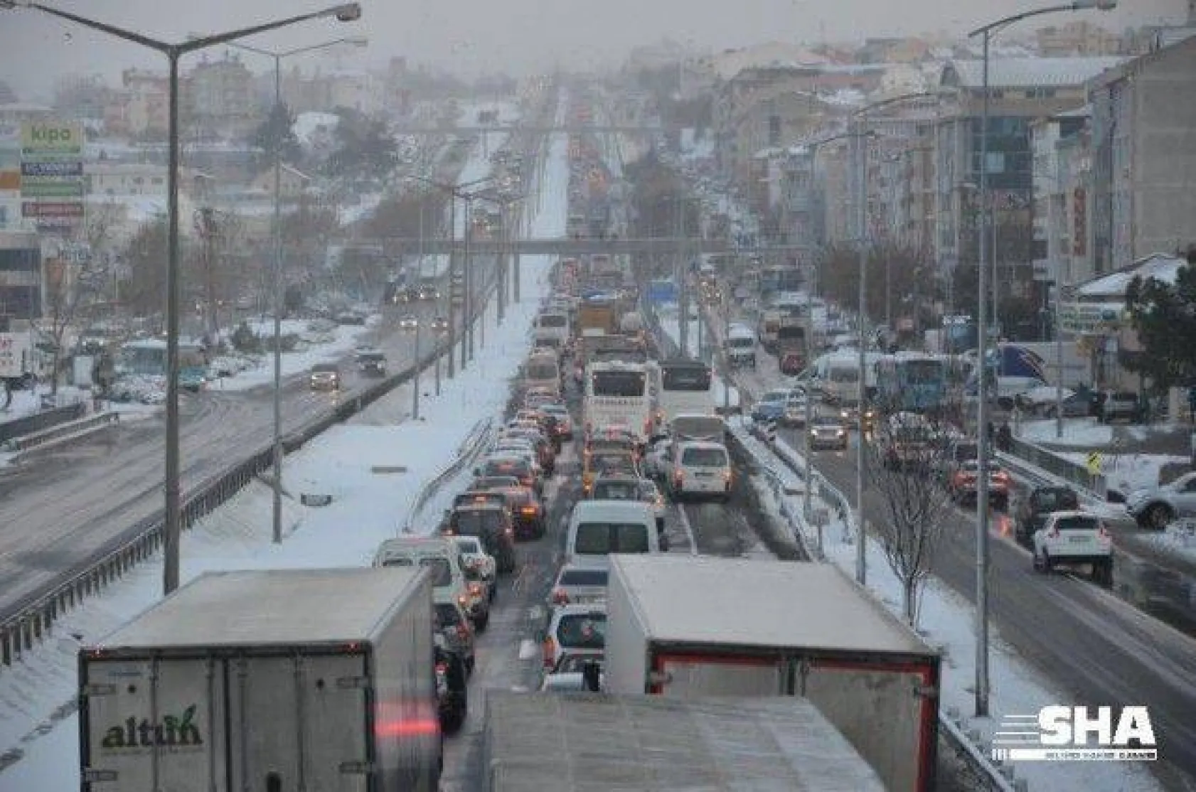 D-100'de trafik yoğunlaştı