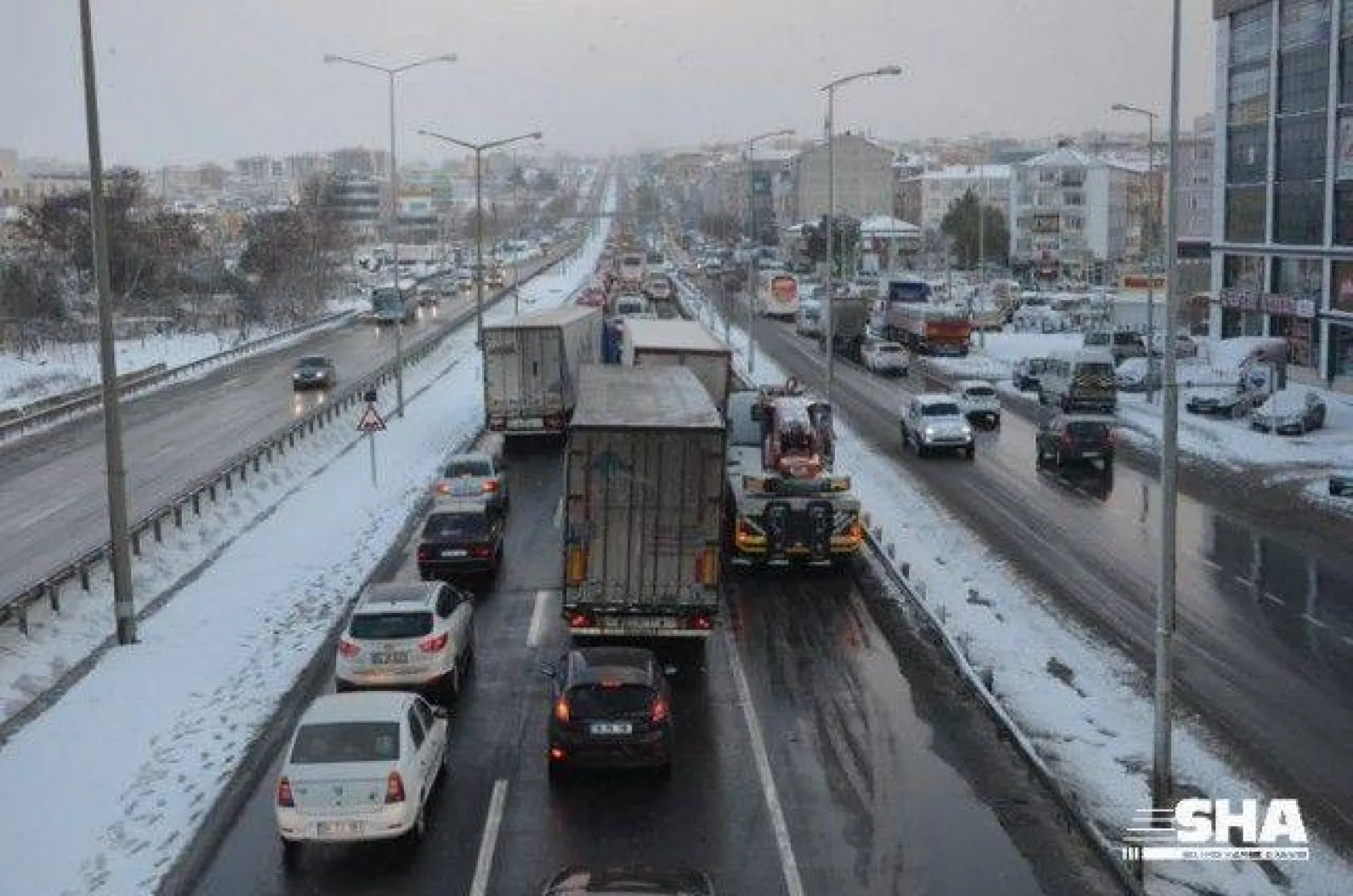 D-100'de trafik yoğunlaştı