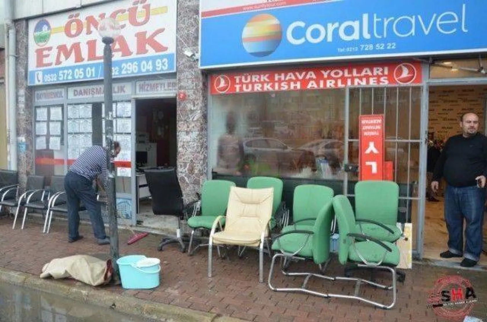 Silivri'de yağan yağmur etkili oldu