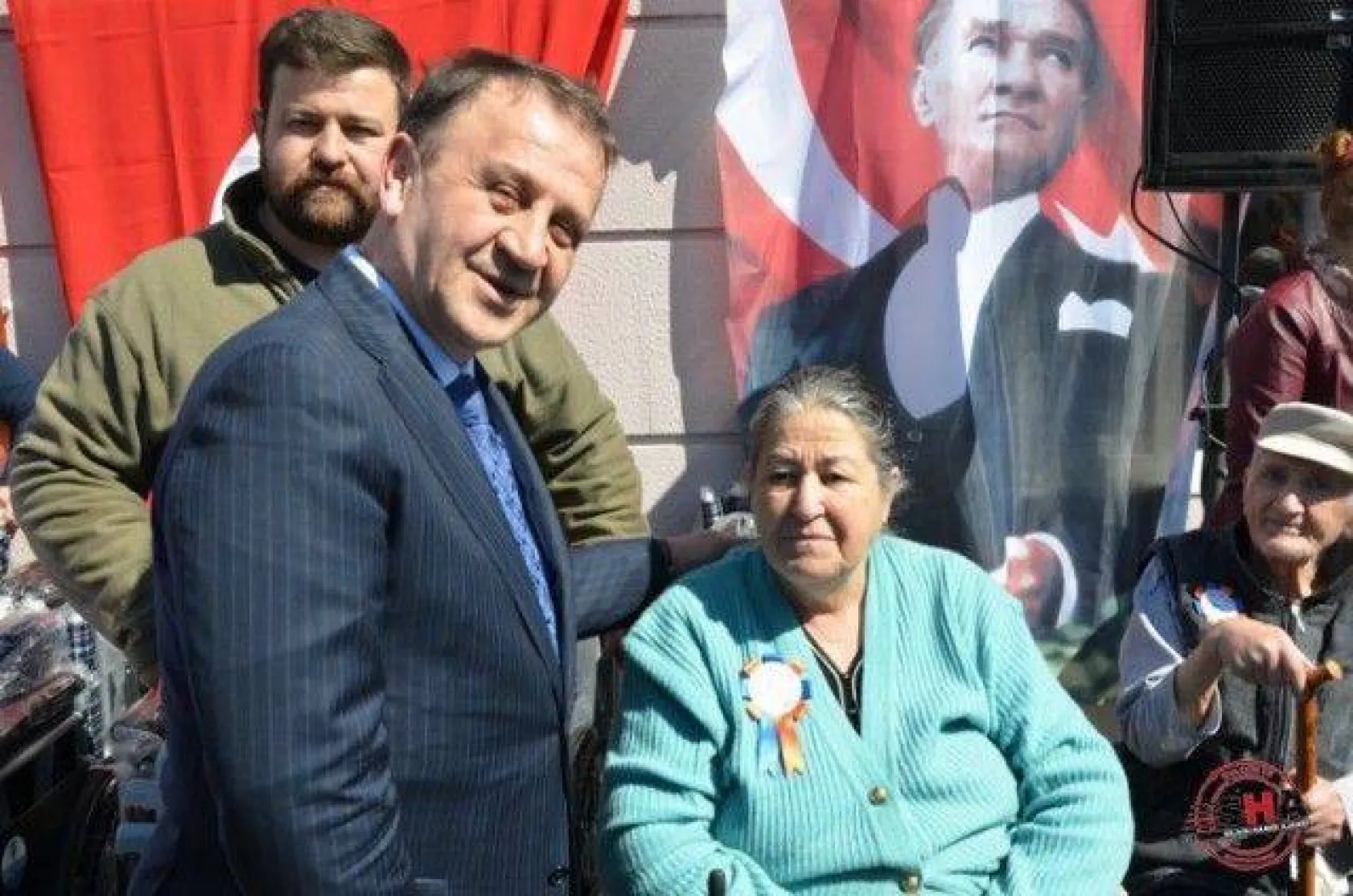 Tekerlekli Sandalyeler Sahiplerine Teslim Edildi