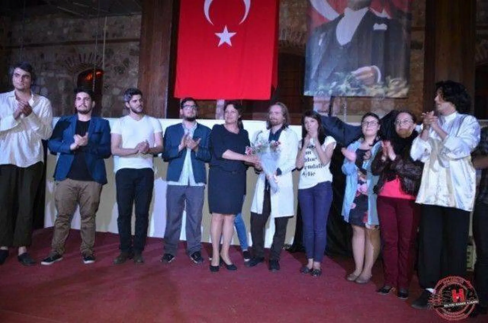 Kahraman Bakkal Süpermarkete Karşı Sahnelendi