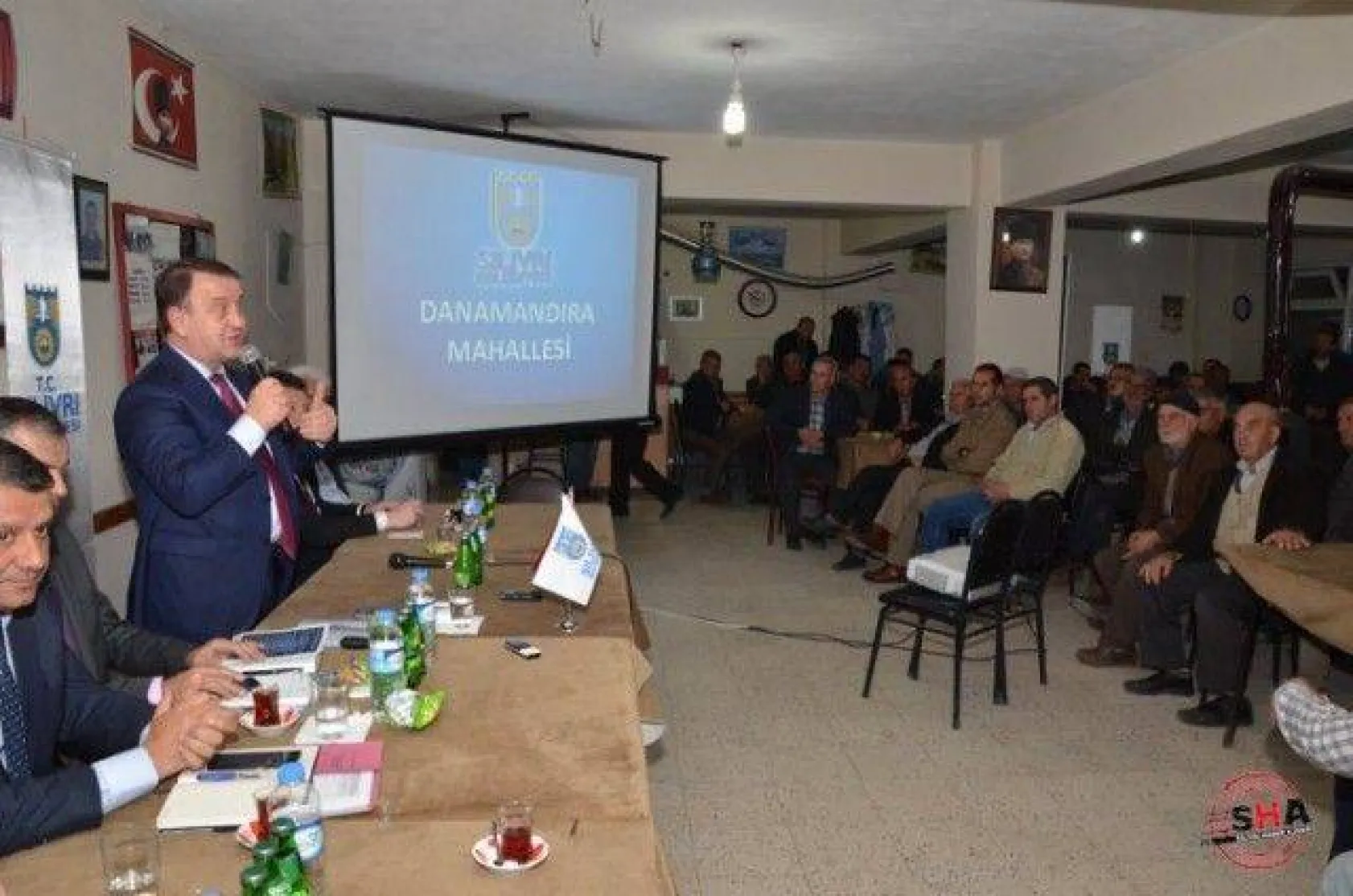 Danamandıra Halk Toplantısına Yoğun Katılım