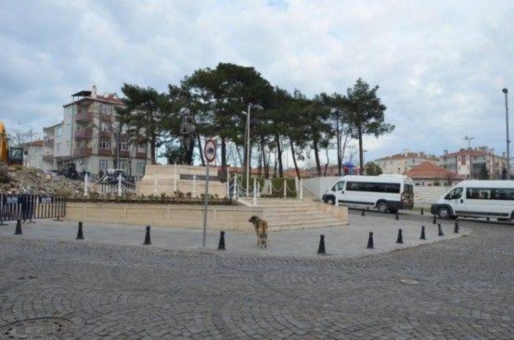 Selimpaşa Meydanı Büyüyor