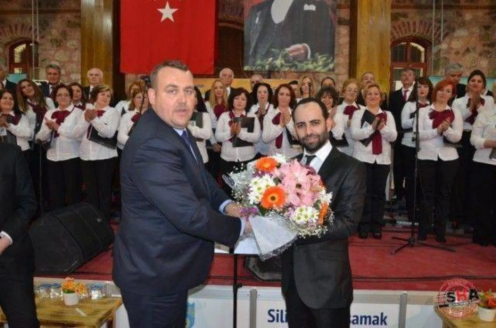 Türkü Türkü Çanakkale Büyüledi