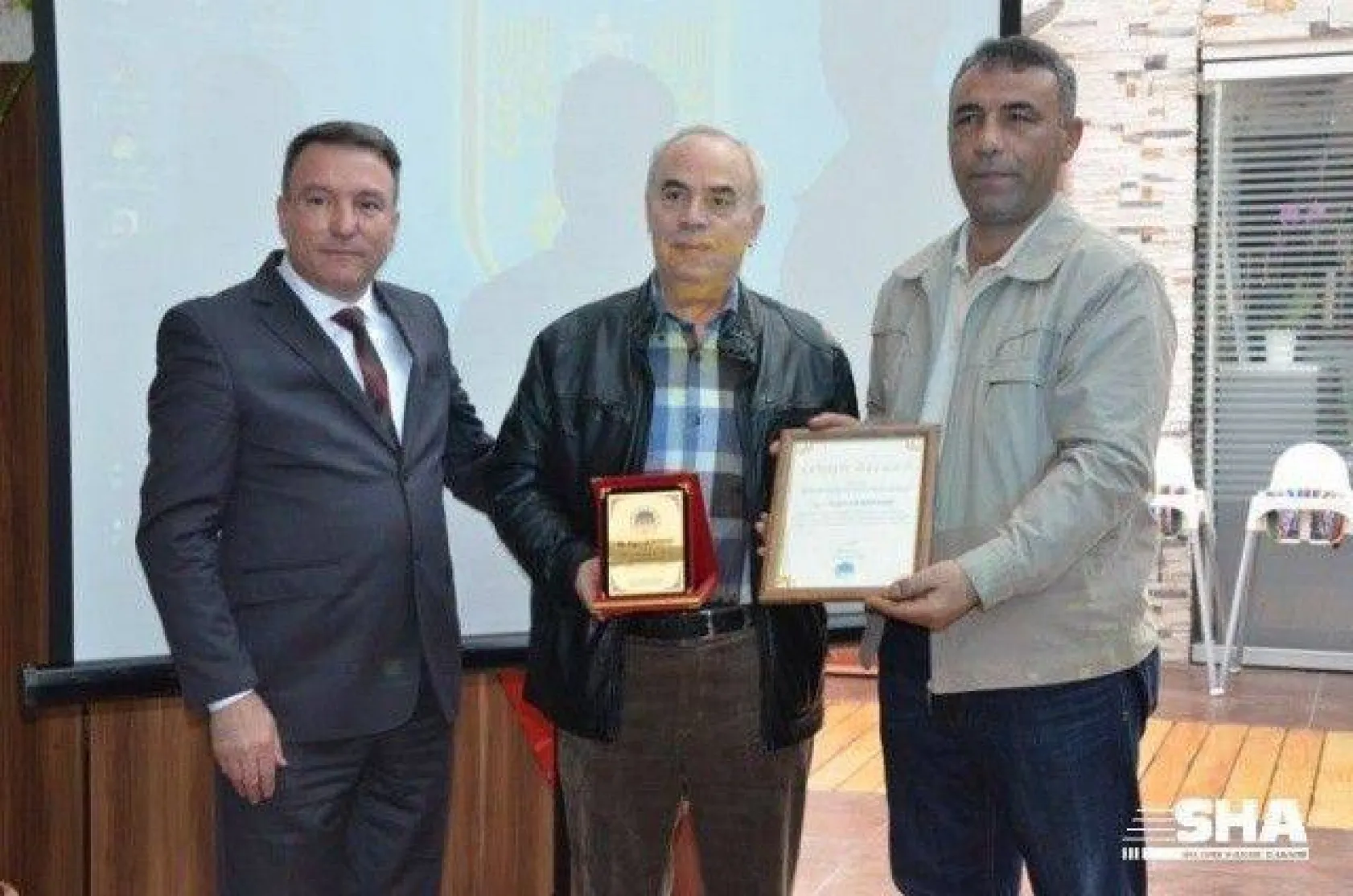 Esnaflıkta 40 Yılını Dolduranlara Plaket Verildi