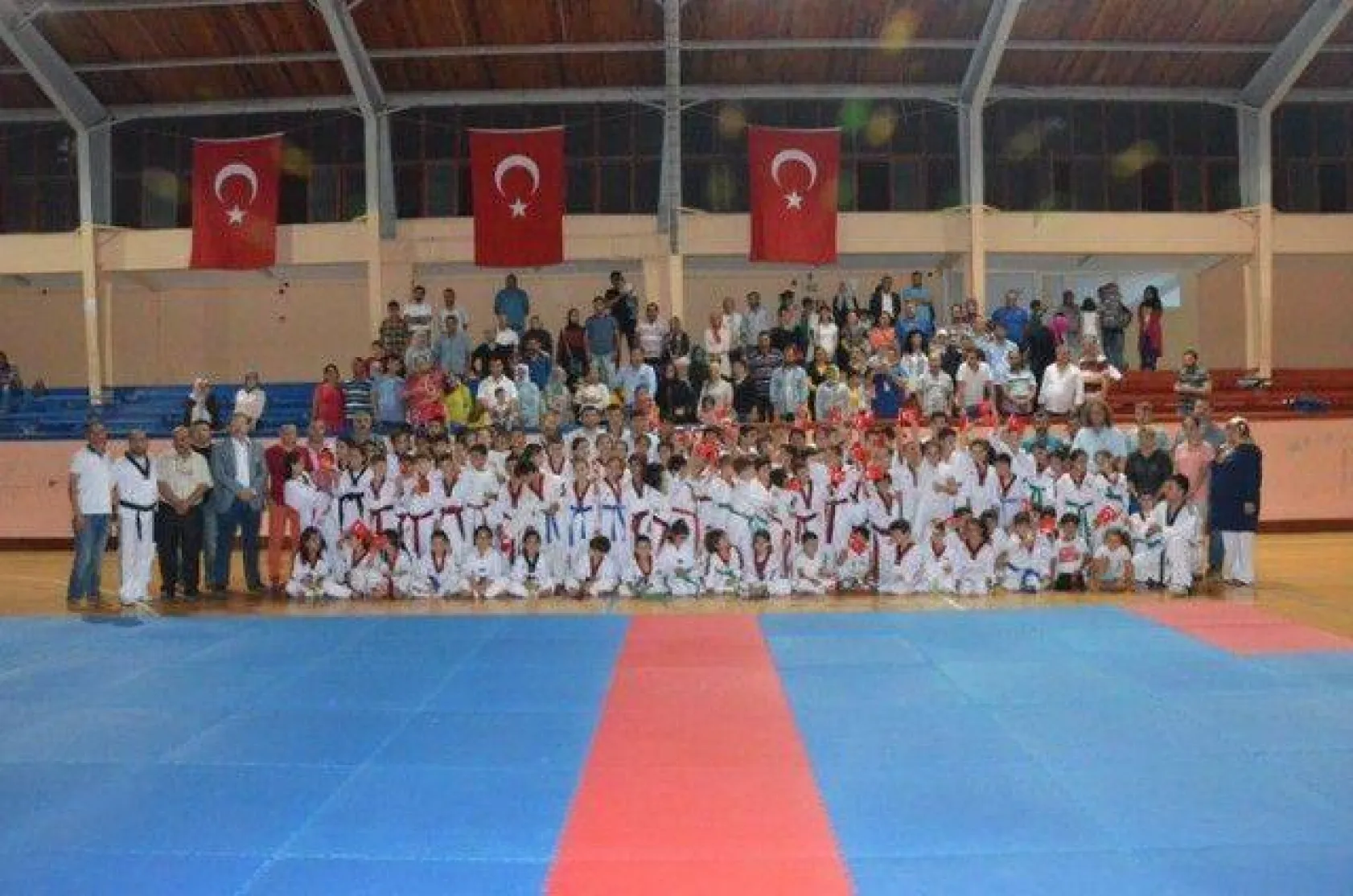 150 Sporcu yeni kuşaklarını bağladı
