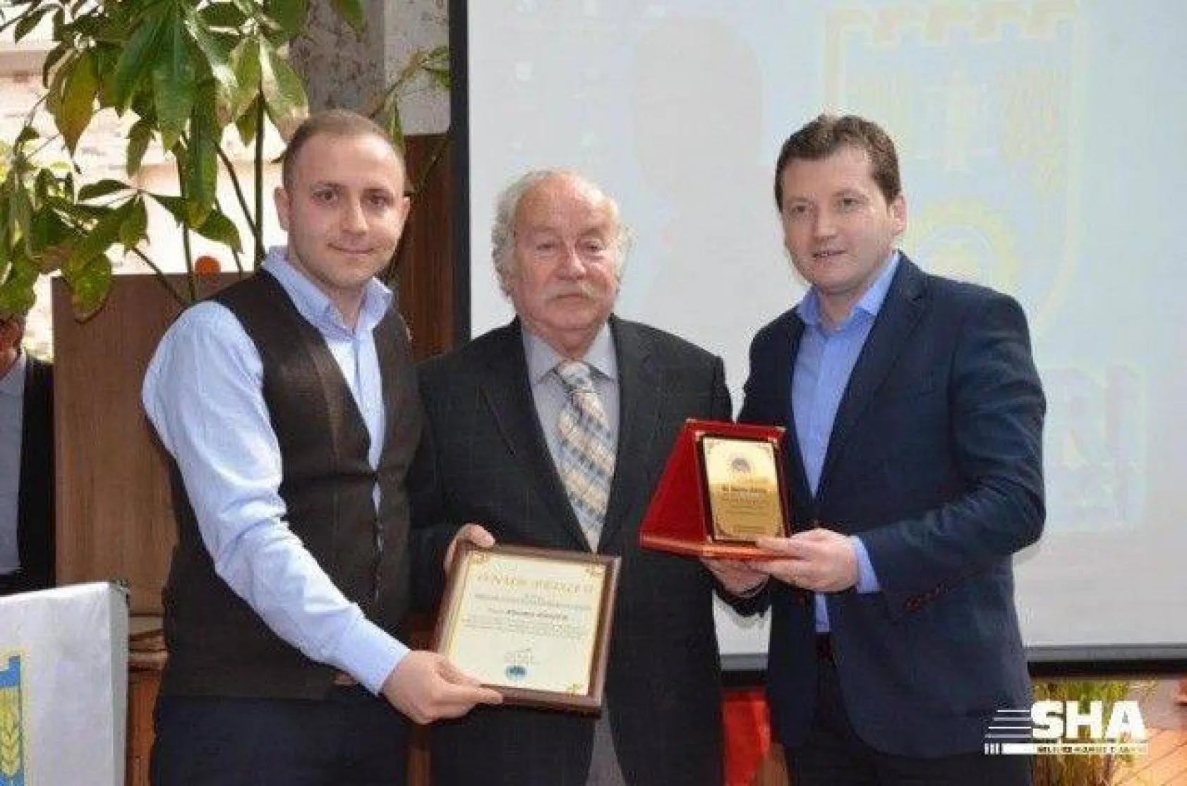 Esnaflıkta 40 Yılını Dolduranlara Plaket Verildi