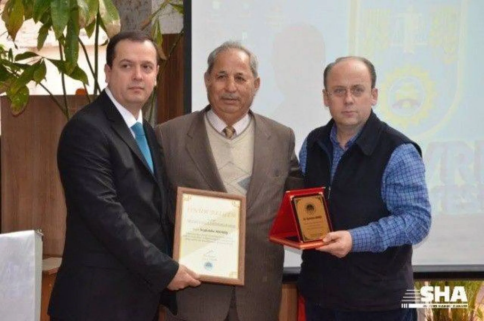 Esnaflıkta 40 Yılını Dolduranlara Plaket Verildi