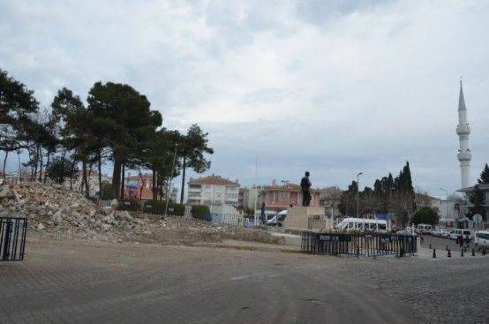 Selimpaşa Meydanı Büyüyor