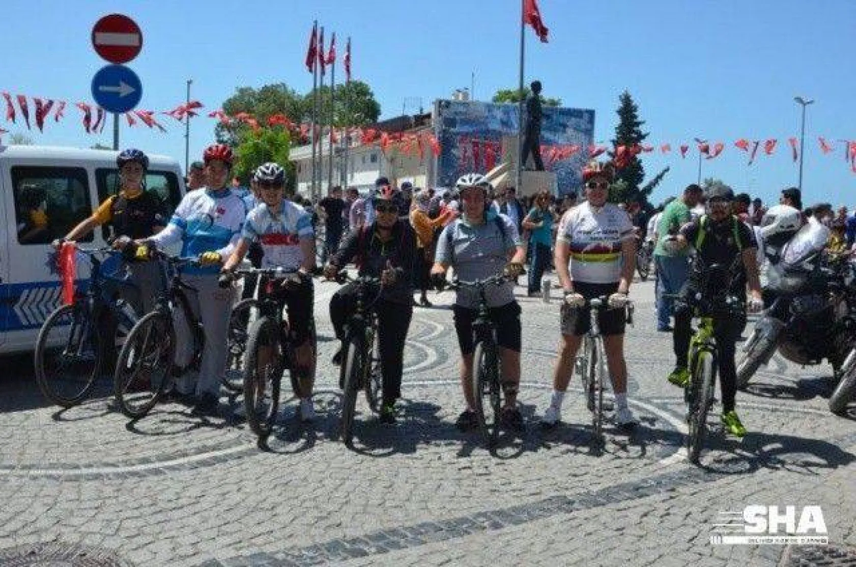19 Mayıs Gençlik haftası törenle başladı